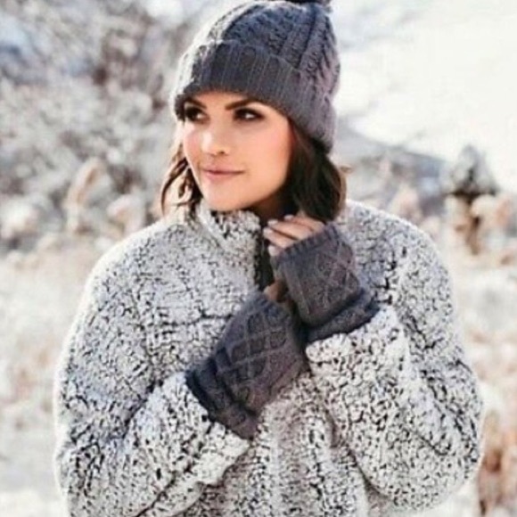 Thread + Supply Sherpa Quarter Zip - Picture 2 of 7